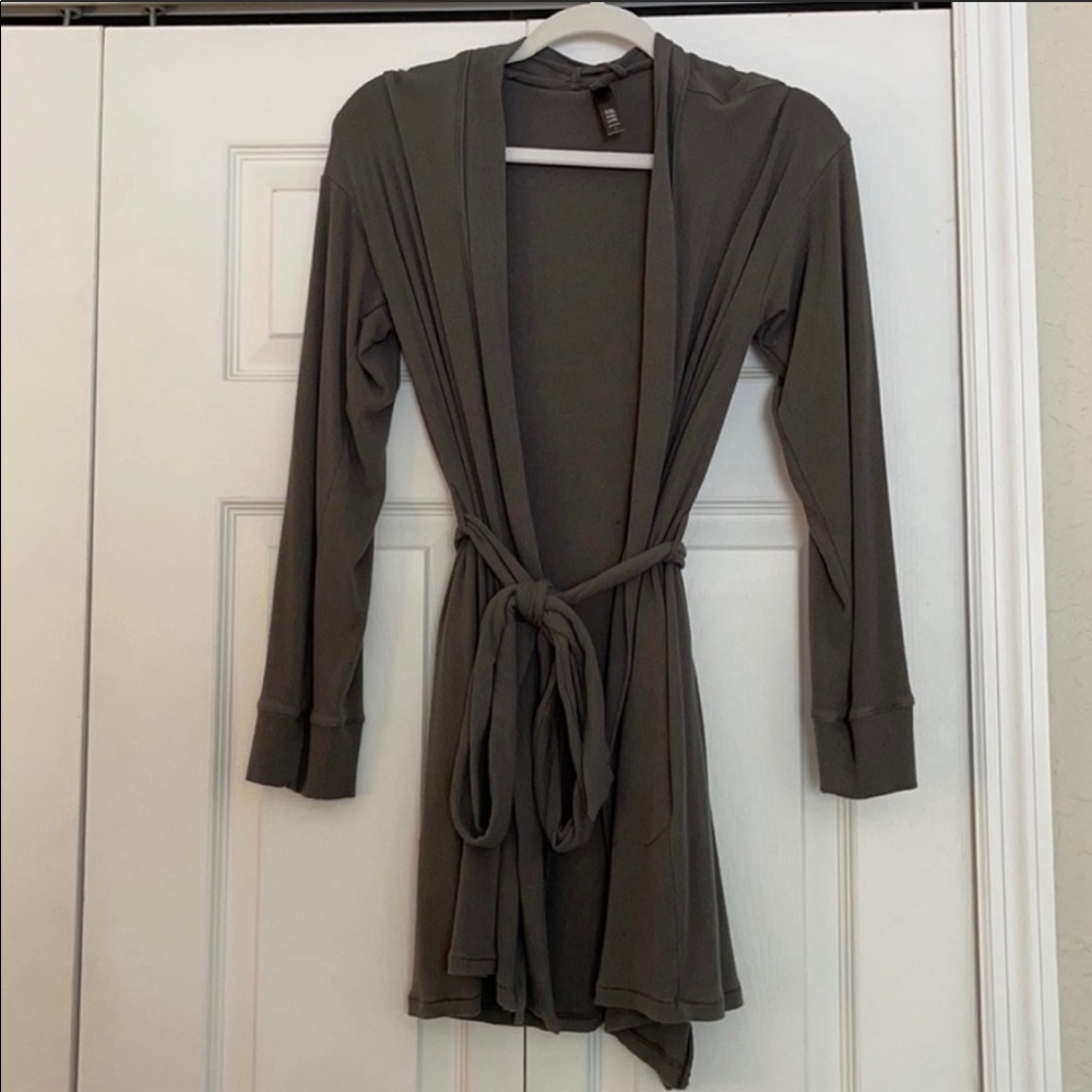 Skims Soft Lounge Robe in Juniper